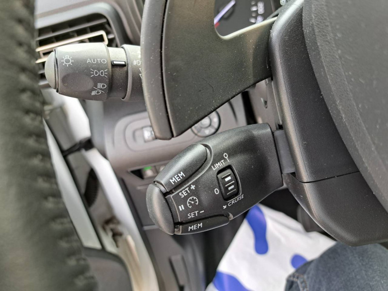 Photo 13 de l'offre de CITROEN Berlingo (3) Taille M BlueHDi 130 S&S EAT8 Shine à 22790€ chez Carlyss automobiles Vitré