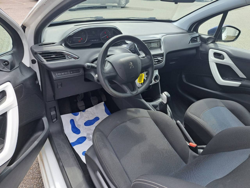 Photo 6 de l'offre de PEUGEOT 208 1.2 PureTech 68 Like à 9490€ chez Carlyss automobiles Vitré