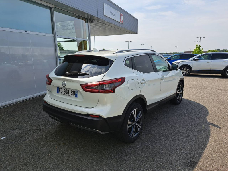 Photo 3 de l'offre de NISSAN Qashqai (2) 1.3 DIG-T 140 N-Connecta à 18490€ chez Carlyss automobiles Vitré