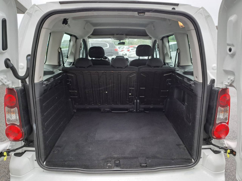Photo 6 de l'offre de Peugeot Partner Tepee (2) 1.2 Puretech 110 S&S Active à 15990€ chez Carlyss automobiles Vitré