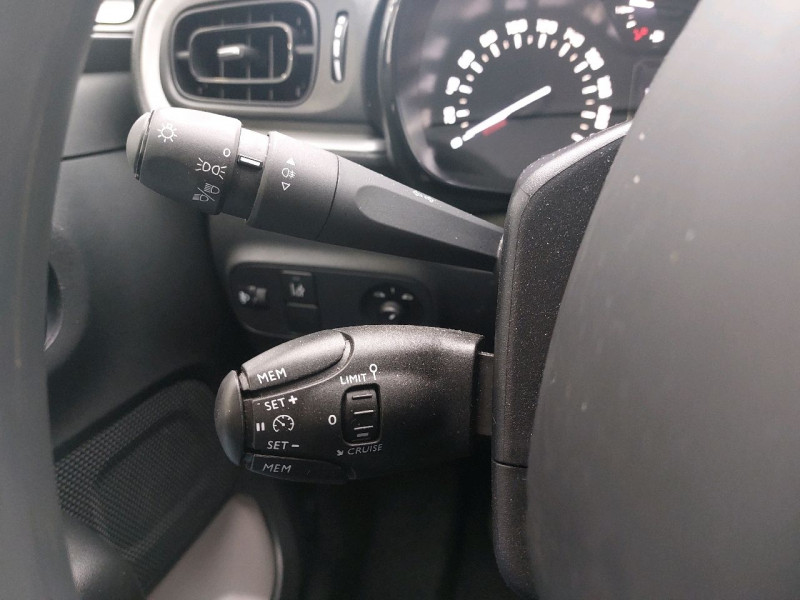 Photo 10 de l'offre de CITROEN C3 (3) PureTech 83 S&S BVM Feel à 12990€ chez Carlyss automobiles Vitré