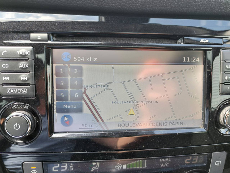 Photo 12 de l'offre de NISSAN Qashqai (2) 1.3 DIG-T 140 N-Connecta à 18490€ chez Carlyss automobiles Vitré