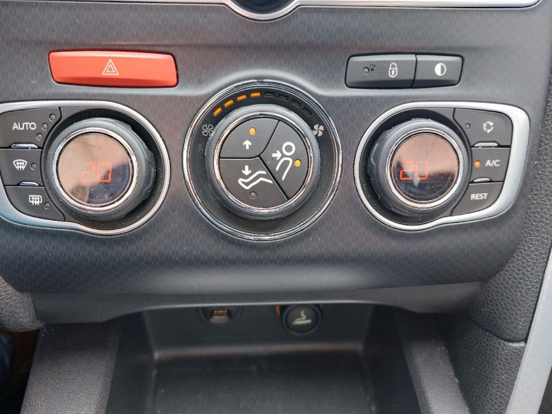 Photo 14 de l'offre de CITROEN DS4 BlueHDi 150 S&S BVM6 Executive à 12490€ chez Carlyss automobiles Vitré