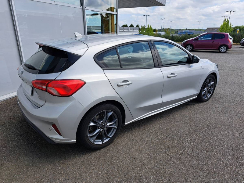 Photo 4 de l'offre de Ford Focus (4) 5P - 2.0 EcoBlue 150 auto St-Line à 17490€ chez Carlyss automobiles Vitré