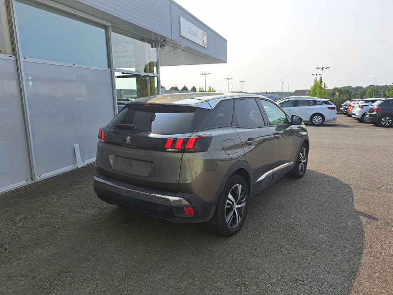 Photo 4 de l'offre de PEUGEOT 3008 (2) BlueHDi 130 S&S ALLURE à 14790€ chez Carlyss automobiles Vitré