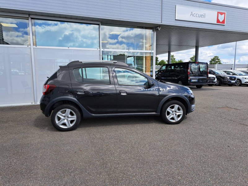 Photo 2 de l'offre de Dacia Sandero (2) Stepway Ambiance TCe 90 à 8490€ chez Carlyss automobiles Vitré