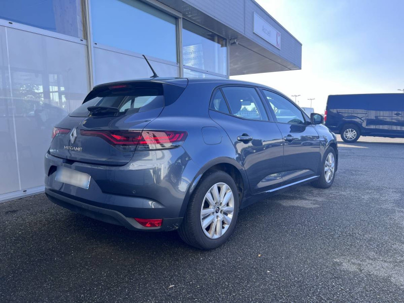 Photo 4 de l'offre de Renault Mégane Berline (4) Business Blue dCi 115 EDC à 15990€ chez Carlyss automobiles Vitré