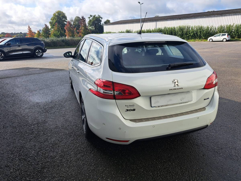 Photo 3 de l'offre de PEUGEOT 308 SW (2) 1.6 BlueHDi 120 S&S EAT6 Allure à 9790€ chez Carlyss automobiles Vitré