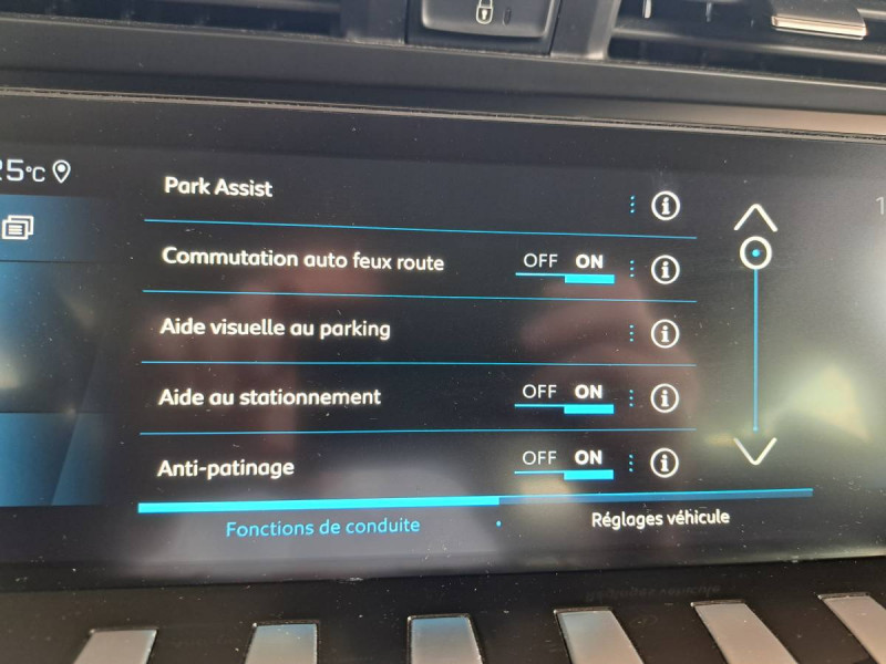 Photo 16 de l'offre de PEUGEOT 508 SW (2) BlueHDi 130 S&S EAT8 Allure Pack à 18990€ chez Carlyss automobiles Vitré