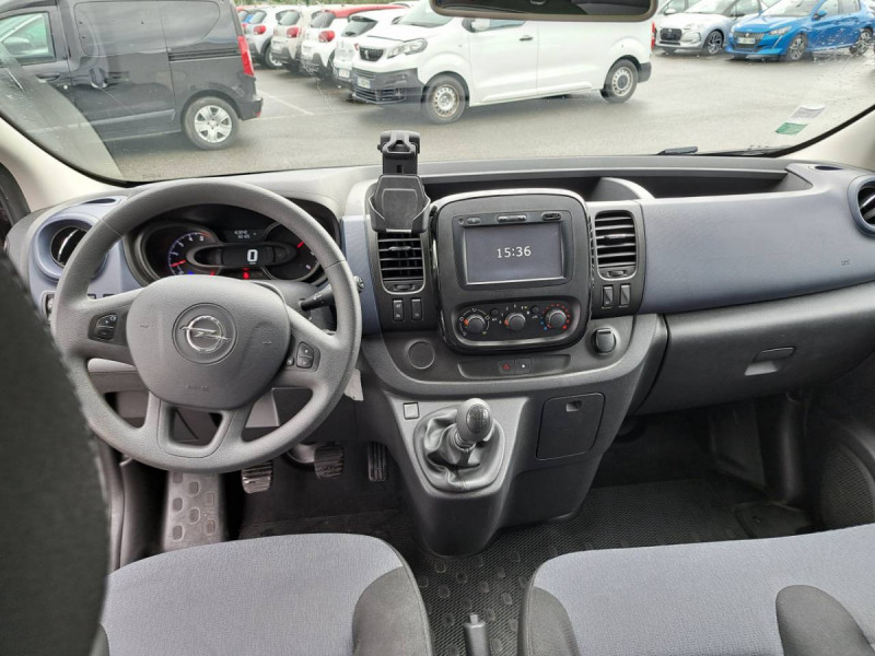 Photo 6 de l'offre de OPEL VIVARO COMBI 1.6 CDTI 125 ECO S/S 2.9 L2H1 PACK CLIM+ (Combi)  4 portes  (avril 2015) (co2 149)  à 19990€ chez Carlyss automobiles Vitré