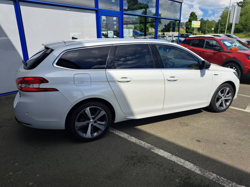 Photo 4 de l'offre de PEUGEOT 308 SW (2) BlueHDi 130 EAT8 S&S SW GT LINE à 17490€ chez Carlyss automobiles Vitré