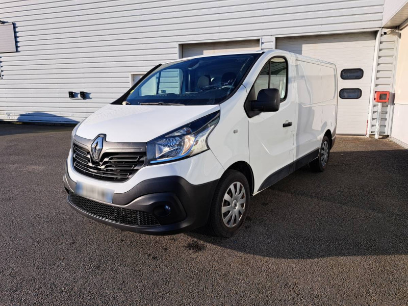 Photo 2 de l'offre de Renault Trafic (3) Fourgon Conf+ L1H1 1000 Ener dCi 120 à 16790€ chez Carlyss automobiles Vitré