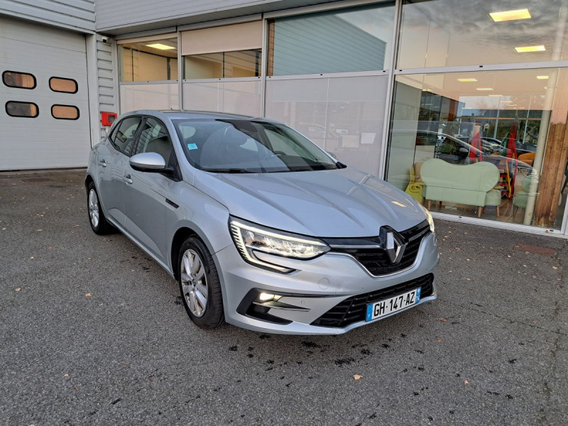 Photo 20 de l'offre de Renault Mégane Berline (4) Business Blue dCi 115 à 14790€ chez Carlyss automobiles Vitré