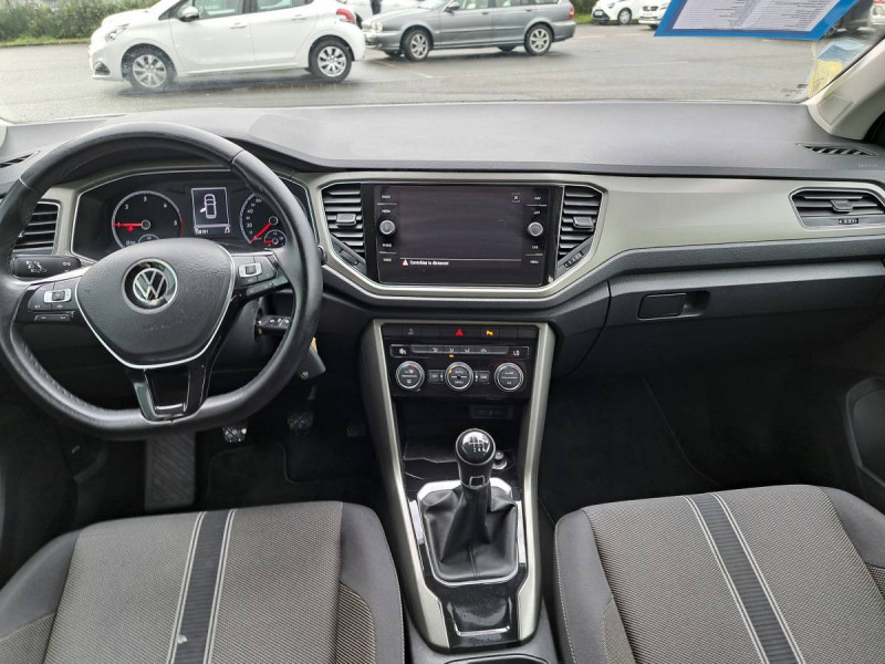 Photo 9 de l'offre de VOLKSWAGEN T-Roc 1.6 TDI 115 LOUNGE BUSINESS à 19490€ chez Carlyss automobiles Vitré