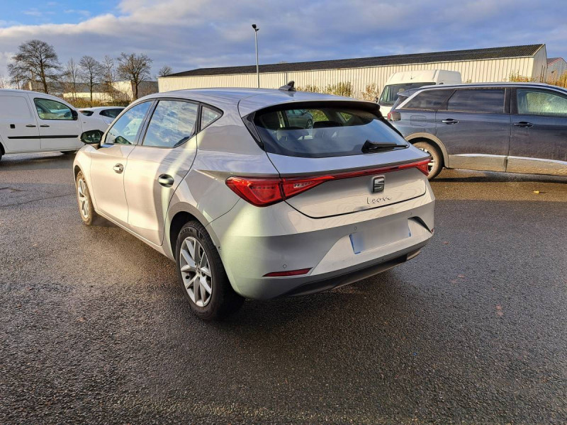 Photo 4 de l'offre de Seat Leon (4) 1.0 TSI 110 S&S Style Business à 17990€ chez Carlyss automobiles Vitré