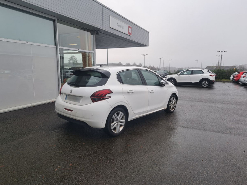 Photo 3 de l'offre de PEUGEOT 208 BLUEHDI 100 €6.c S&S ALLURE BUSINESS à 10490€ chez Carlyss automobiles Vitré