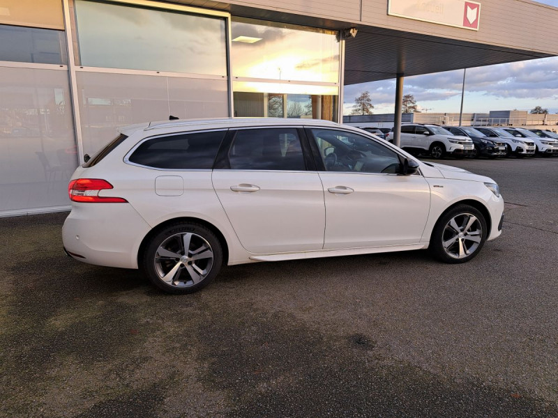 Photo 4 de l'offre de PEUGEOT 308 SW (2) BlueHDi 130 EAT8 S&S SW GT LINE à 15990€ chez Carlyss automobiles Vitré