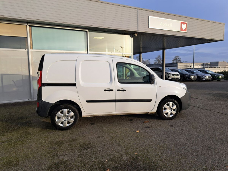 Photo 2 de l'offre de Renault Kangoo Express (2) Grand Confort dCi 90  7908€ ht à 9490€ chez Carlyss automobiles Vitré