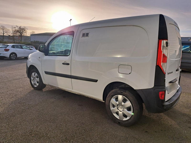 Photo 4 de l'offre de Renault Kangoo Express (2) Grand Confort dCi 90  7908€ ht à 9490€ chez Carlyss automobiles Vitré