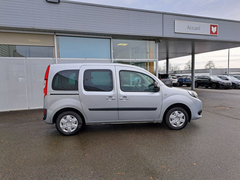 Photo 2 de l'offre de Renault Kangoo (2) Business - Blue dCi 115 à 15490€ chez Carlyss automobiles Vitré