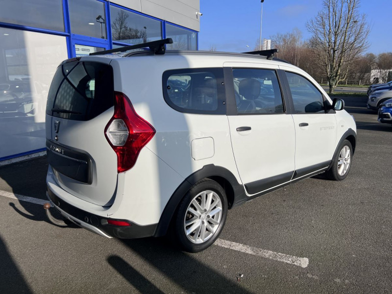 Photo 4 de l'offre de Dacia Lodgy 7 Places Stepway Blue dCi 115 E6U à 14790€ chez Carlyss automobiles Vitré