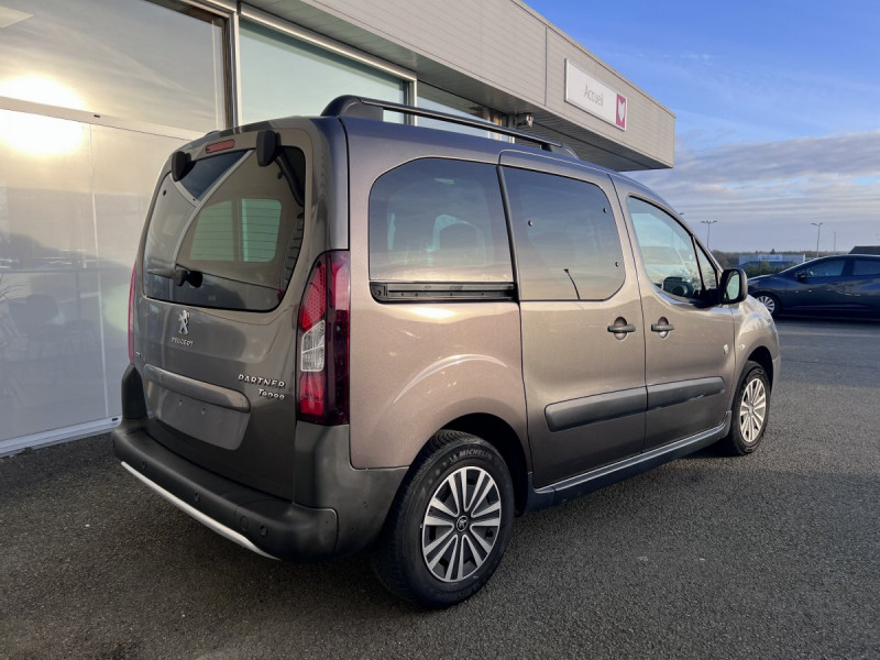 Photo 4 de l'offre de Peugeot Partner Tepee (2) 1.6 BlueHDi 120 S&S Outdoor à 14290€ chez Carlyss automobiles Vitré