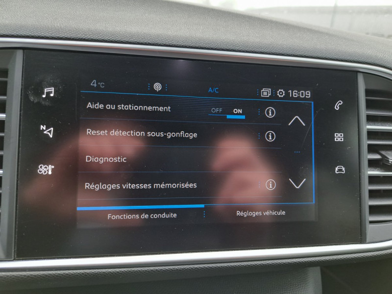 Photo 17 de l'offre de PEUGEOT 308 (2) BlueHDi 180 S&S EAT8 GT à 14990€ chez Carlyss automobiles Vitré