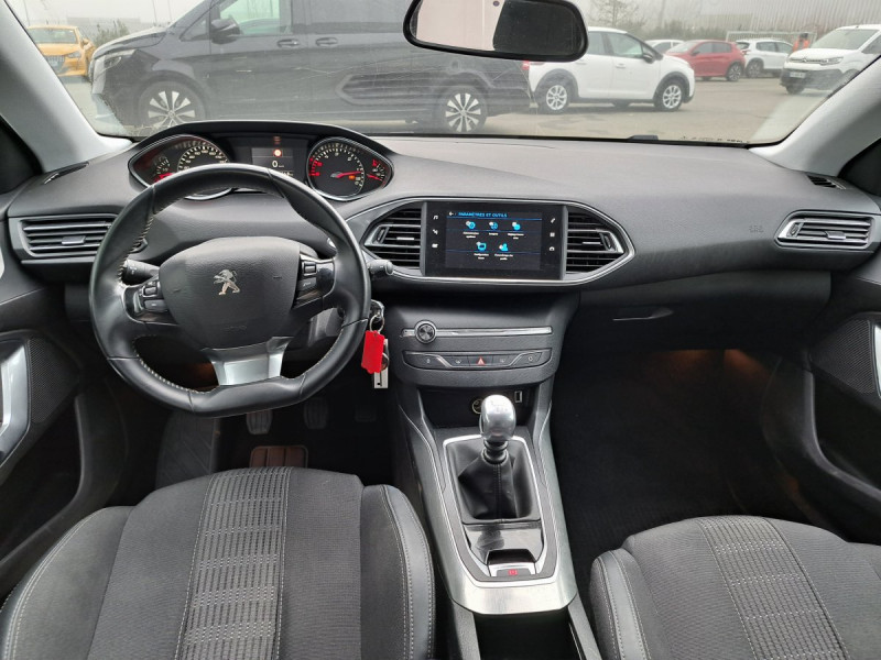 Photo 6 de l'offre de PEUGEOT 308 SW (2) BlueHDi 130 S&S Allure à 12990€ chez Carlyss automobiles Vitré