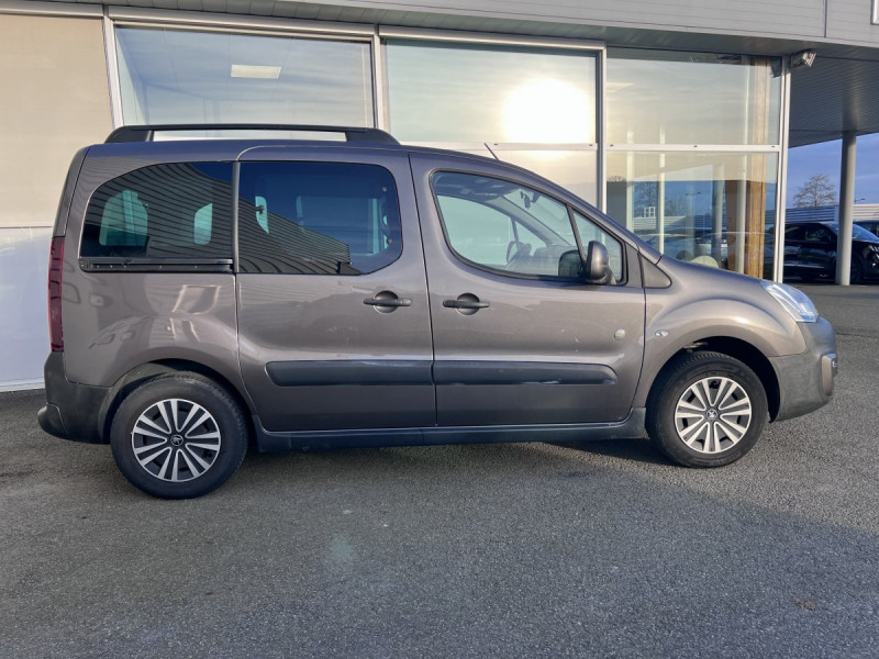 Photo 3 de l'offre de Peugeot Partner Tepee (2) 1.6 BlueHDi 120 S&S Outdoor à 14290€ chez Carlyss automobiles Vitré