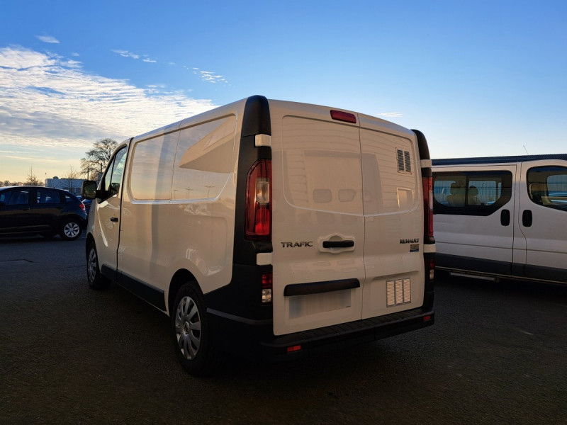 Photo 4 de l'offre de Renault Trafic (3) FG GCF L1H1 1200 dCi 120 E6  12908€ HT à 15490€ chez Carlyss automobiles Vitré