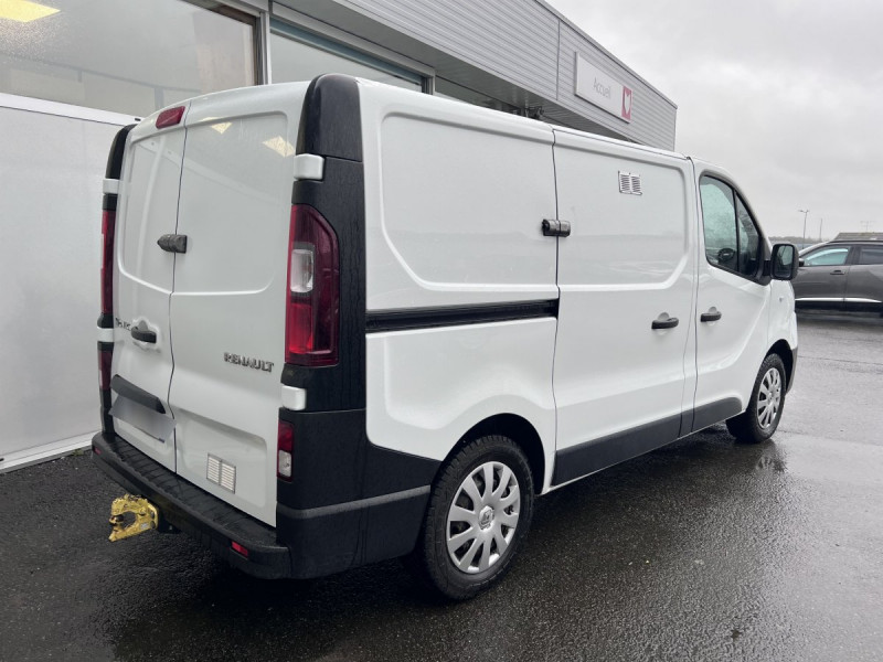 Photo 4 de l'offre de Renault Trafic (3) Fourg Conf + CCar L1H1 1200 NRJ dCi 145   13742€ HT à 16490€ chez Carlyss automobiles Vitré