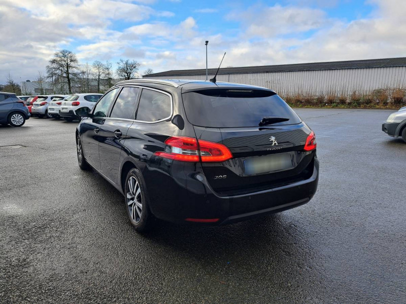 Photo 4 de l'offre de PEUGEOT 308 SW (2) BlueHDi 130 S&S Allure Business à 12990€ chez Carlyss automobiles Vitré