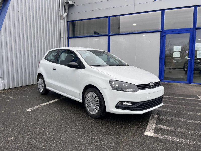 Photo 1 de l'offre de Volkswagen Polo (5) 1.0 60 Trendline à 8990€ chez Carlyss automobiles Vitré