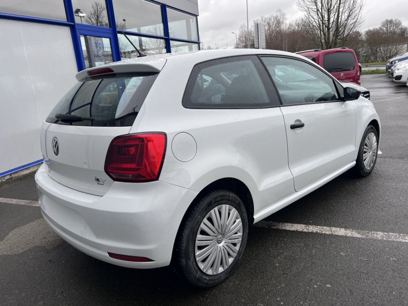 Photo 4 de l'offre de Volkswagen Polo (5) 1.0 60 Trendline à 8990€ chez Carlyss automobiles Vitré