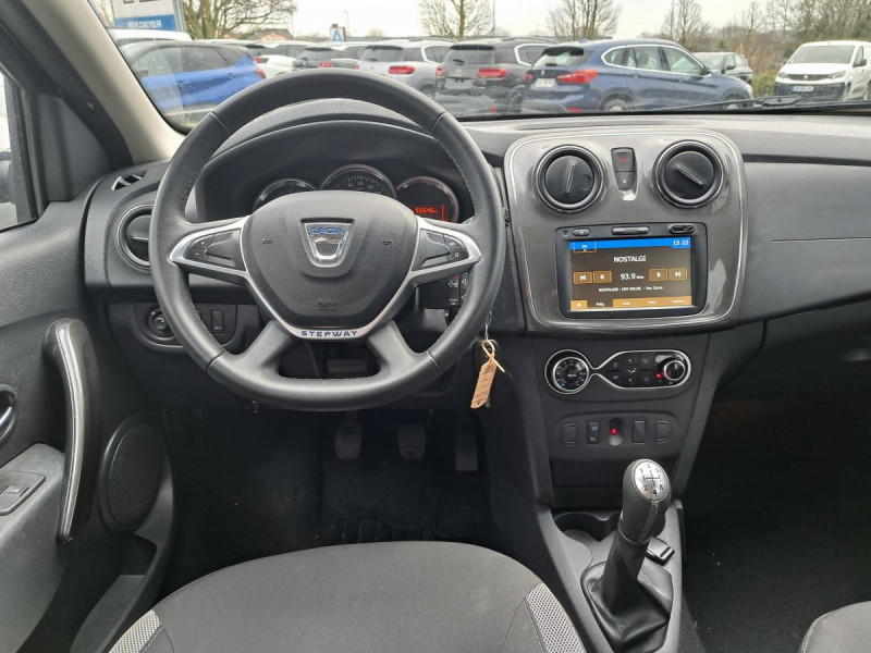 Photo 5 de l'offre de Dacia Sandero (2) Stepway Navy TCe 90 à 11290€ chez Carlyss automobiles Vitré
