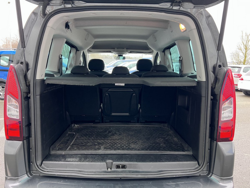 Photo 19 de l'offre de Citroën Berlingo Multispace (2) BlueHDi 120 S&S BVM6 Shine à 14490€ chez Carlyss automobiles Vitré