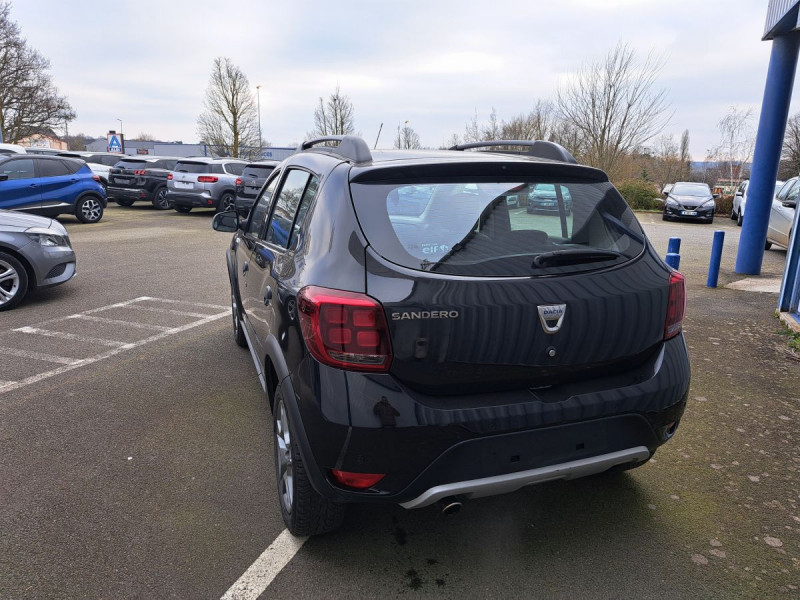 Photo 3 de l'offre de Dacia Sandero (2) Stepway Navy TCe 90 à 11290€ chez Carlyss automobiles Vitré
