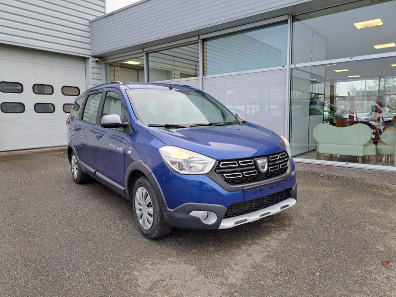 Photo 1 de l'offre de Dacia Lodgy 7 Places Stepway Blue dCi 115 E6U à 17490€ chez Carlyss automobiles Vitré