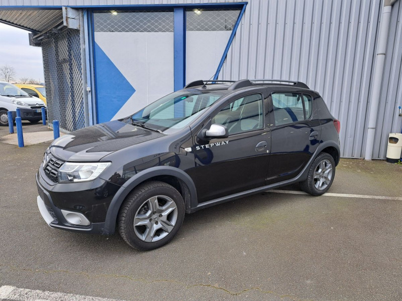 Photo 2 de l'offre de Dacia Sandero (2) Stepway Navy TCe 90 à 11290€ chez Carlyss automobiles Vitré