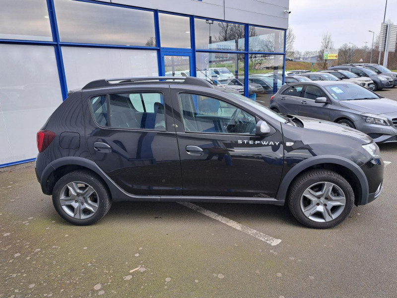 Photo 4 de l'offre de Dacia Sandero (2) Stepway Navy TCe 90 à 11290€ chez Carlyss automobiles Vitré
