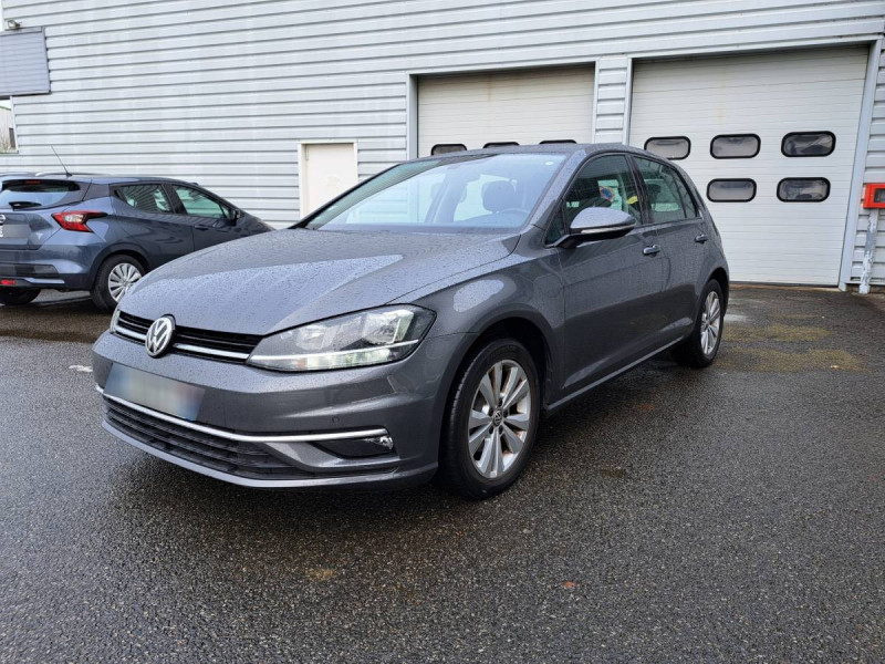 Photo 2 de l'offre de VOLKSWAGEN Golf (7) 1.0 TSI 115 BVM6 Confort Business à 13790€ chez Carlyss automobiles Vitré