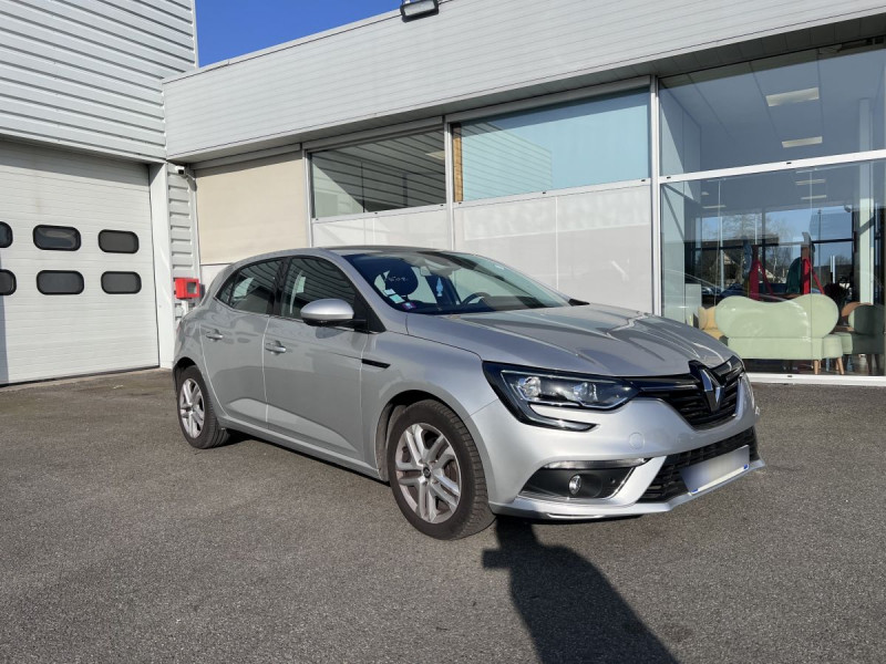 Photo 1 de l'offre de Renault Mégane Berline (4) Business TCe 140 EDC FAP à 14490€ chez Carlyss automobiles Vitré