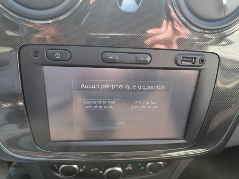 Photo 10 de l'offre de Dacia Sandero (2) Lauréate SCe 75 à 7990€ chez Carlyss automobiles Vitré