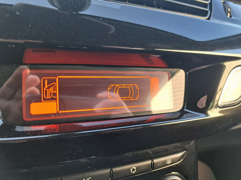 Photo 13 de l'offre de CITROEN DS3 e-HDi 90 So Chic ETG6 à 9990€ chez Carlyss automobiles Vitré