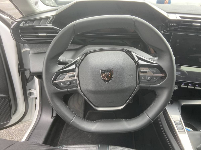 Photo 17 de l'offre de Peugeot 308 SW (3) BlueHDi 130 ALLURE à 17990€ chez Carlyss automobiles Vitré