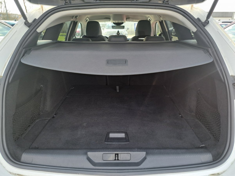 Photo 24 de l'offre de Peugeot 308 SW (3) BlueHDi 130 ALLURE à 17990€ chez Carlyss automobiles Vitré