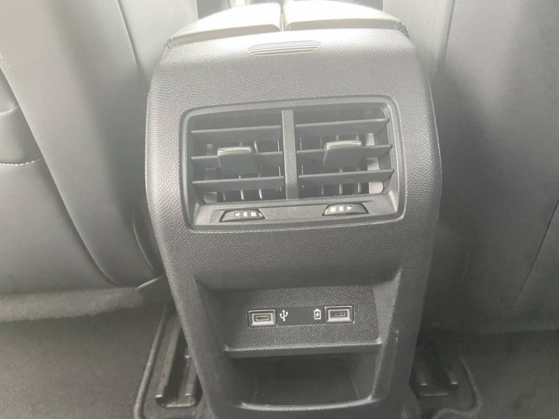 Photo 23 de l'offre de Peugeot 308 SW (3) BlueHDi 130 ALLURE à 17990€ chez Carlyss automobiles Vitré