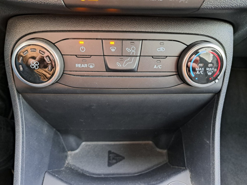 Photo 14 de l'offre de Ford Fiesta (7) 1.1 75ch COOL & CONNECT à 12490€ chez Carlyss automobiles Vitré