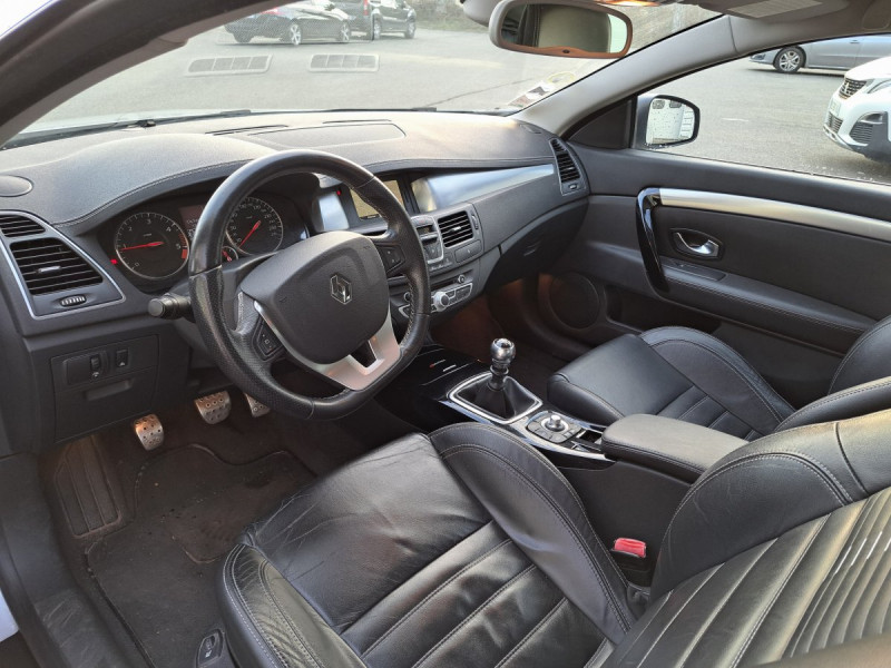 Photo 8 de l'offre de Renault Laguna Coupe (3) GT 4Control 2.0 DCI 180 FAP 400Nm à 8990€ chez Carlyss automobiles Vitré