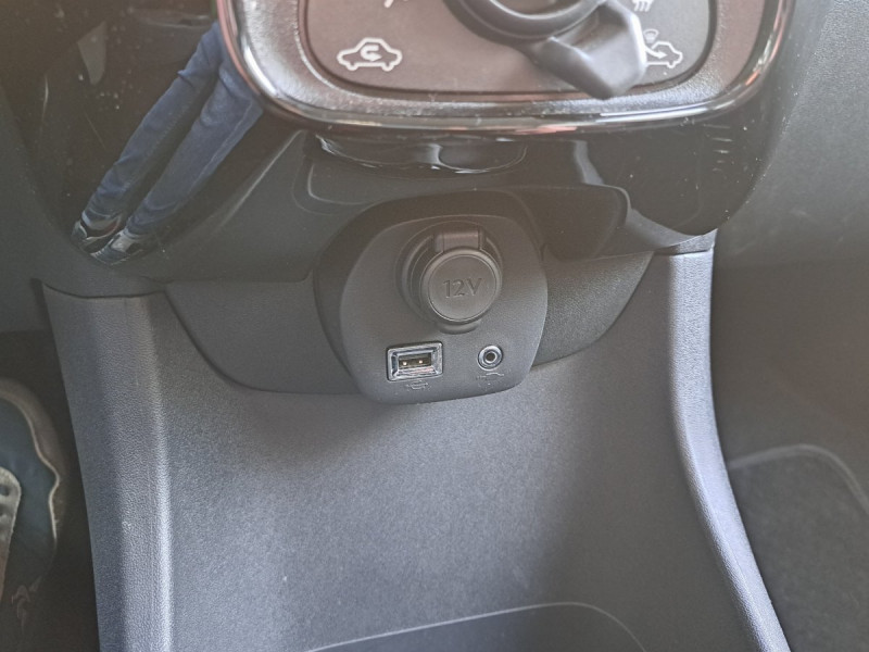 Photo 10 de l'offre de Citroën C1 (2) VTi 72 S&S BVM Feel à 9490€ chez Carlyss automobiles Vitré